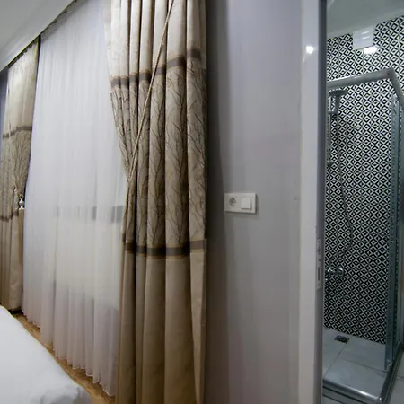 Laleli Otel 3*